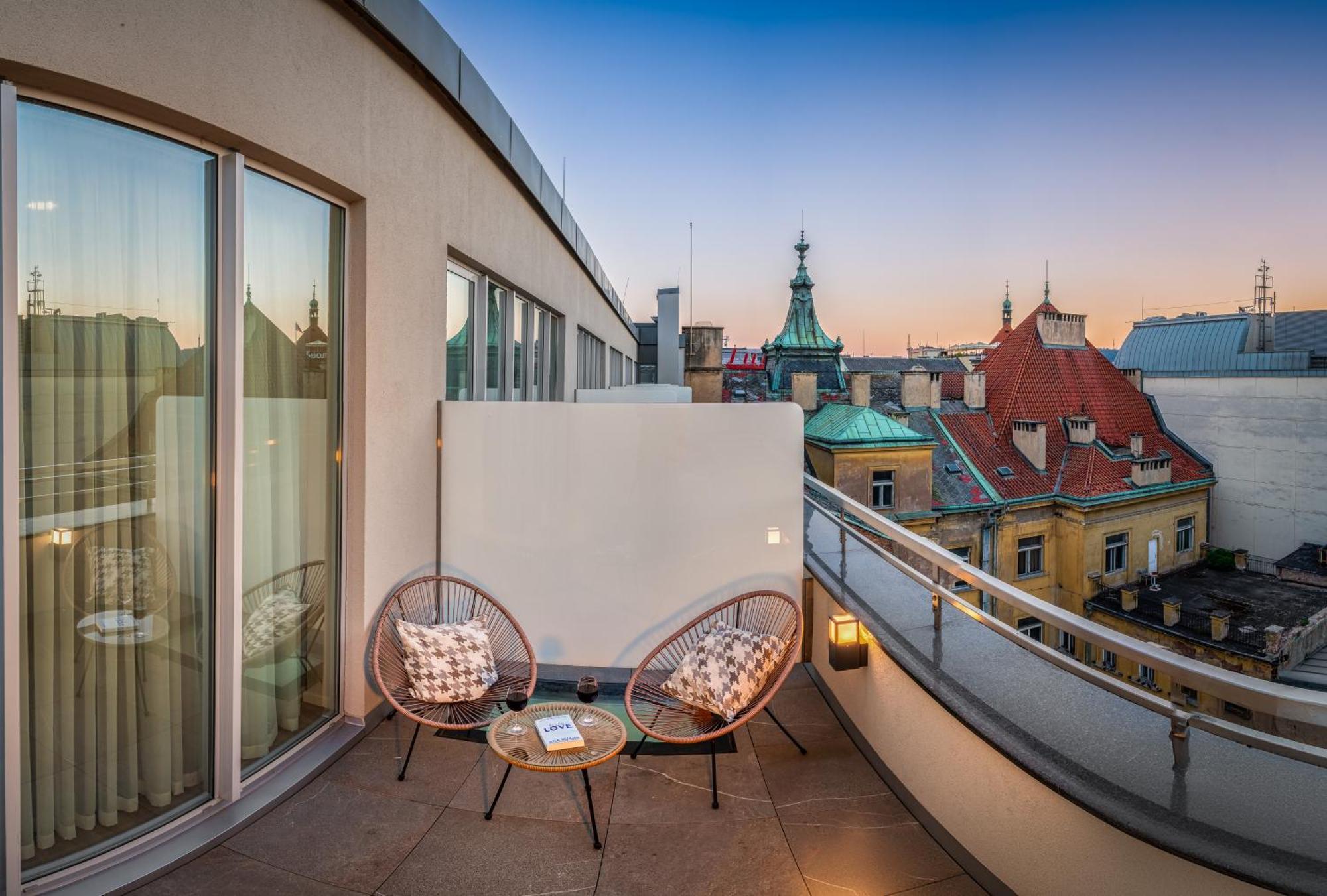 Vn17 Rooftop Suites By Adrez Praga Exterior foto