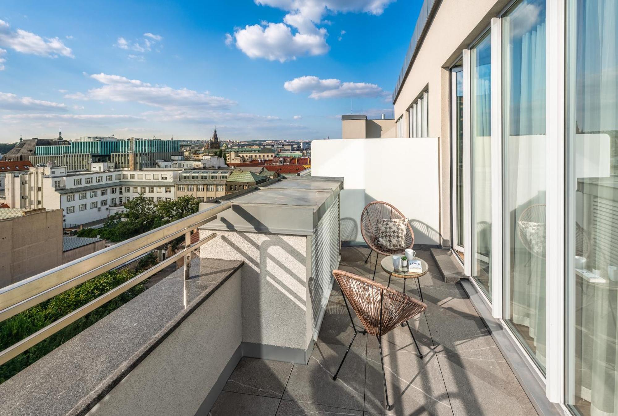 Vn17 Rooftop Suites By Adrez Praga Exterior foto